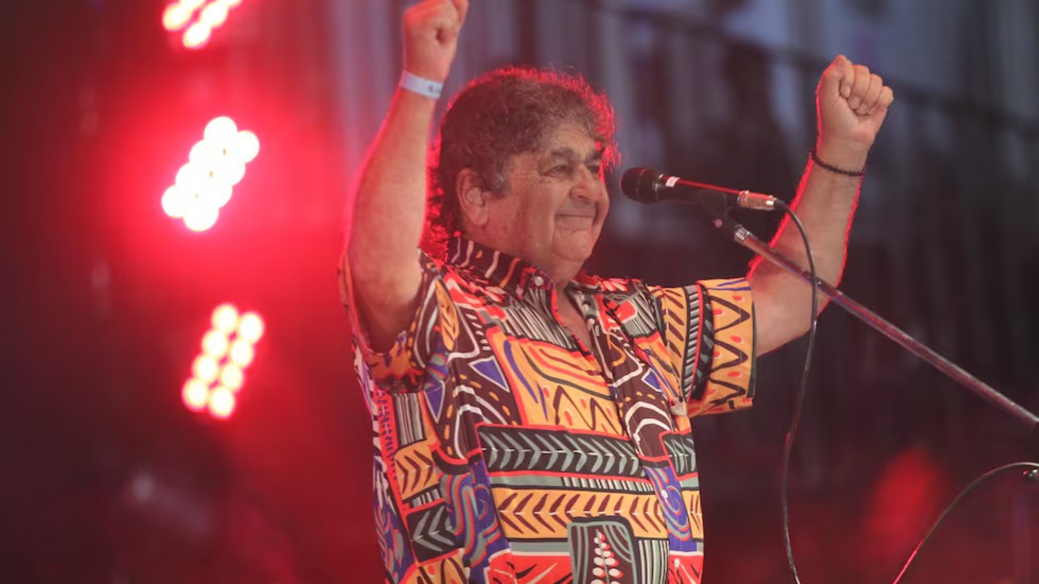 "Cacho" Deicas evoluciona favorablemente tras el ACV