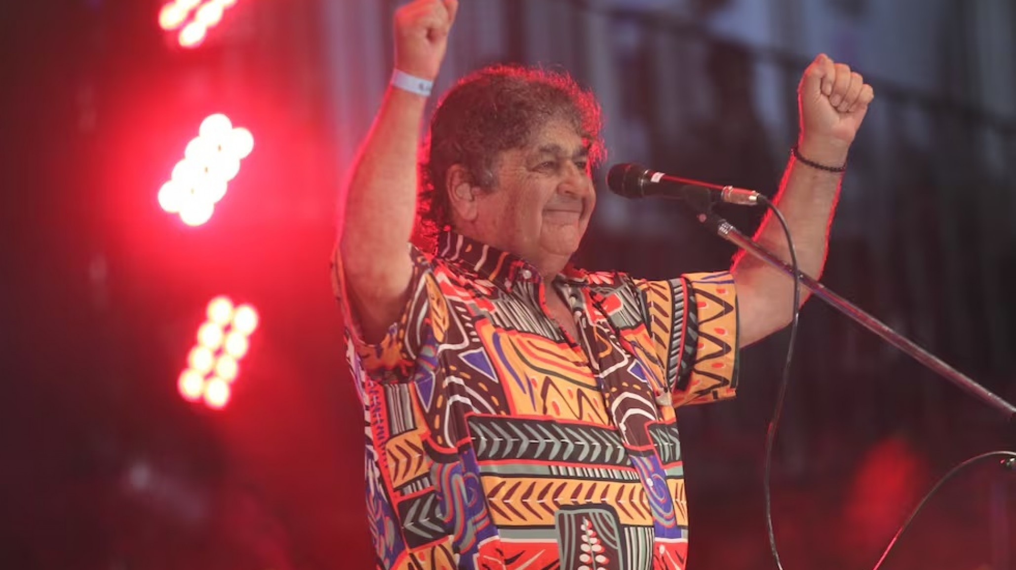 "Cacho" Deicas evoluciona favorablemente tras el ACV