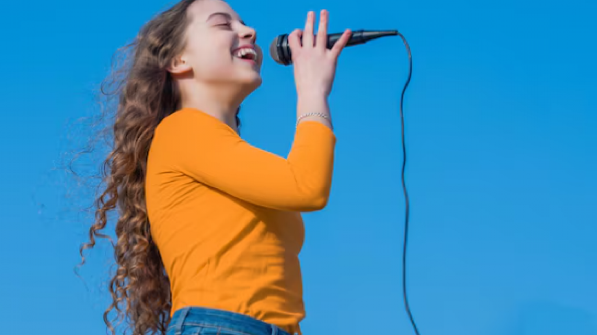 ¡Dale play a tu voz! Clases de canto para adolescentes gratis