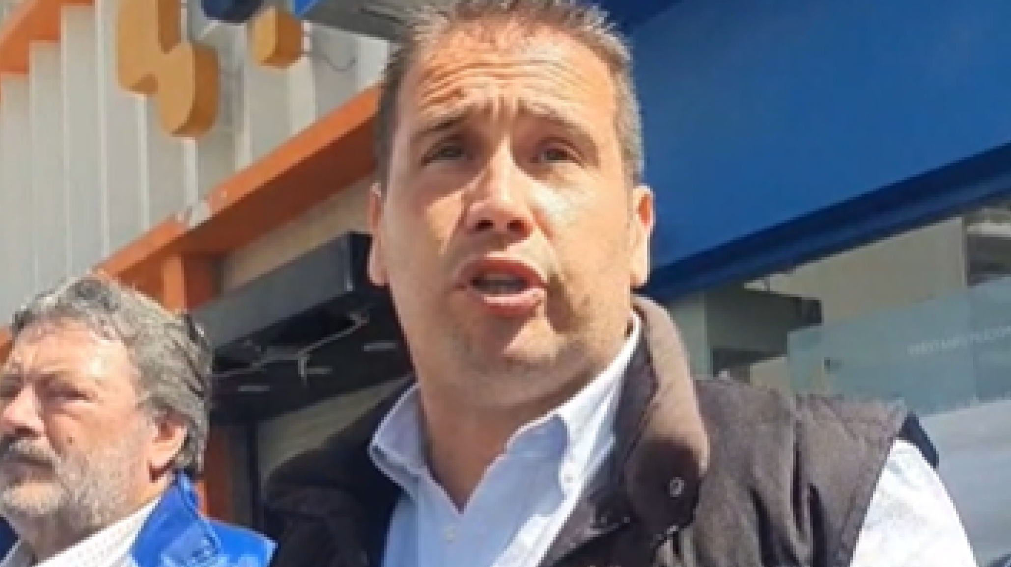 Fita acompañó a bancarios despedidos: "Es momento de estar más unidos que nunca"