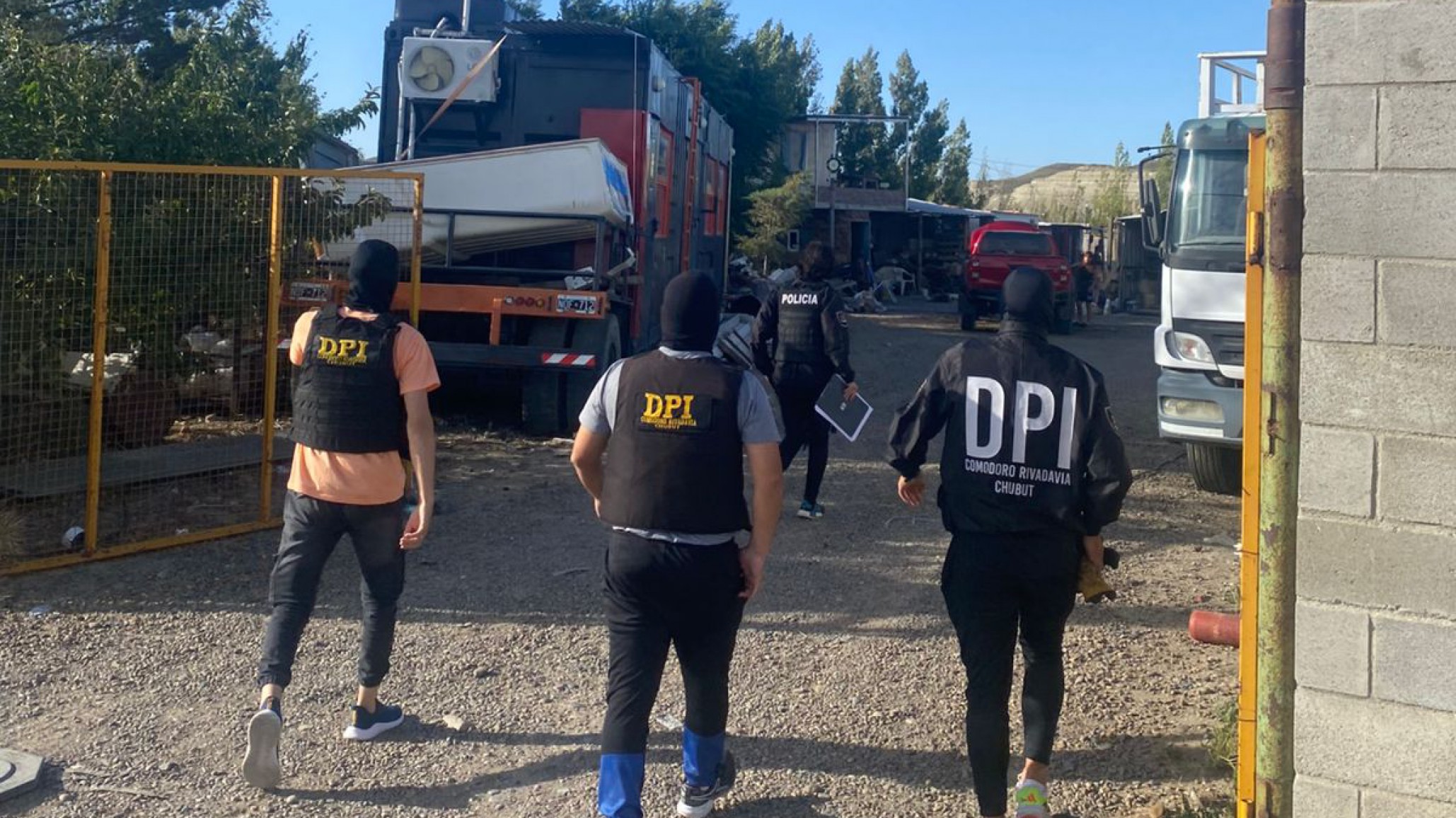 Secuestraron 1.500 kg de cobre, armas y dinero en dos allanamientos