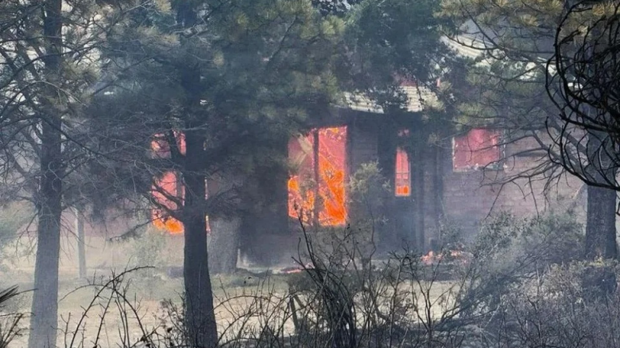 El incendio ya consumió más de 2.000 hectáreas en Epuyén