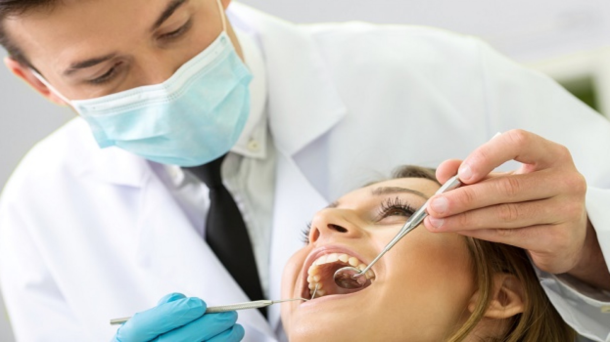 ¿Cómo funciona el gel que elimina caries sin torno ni anestesia?