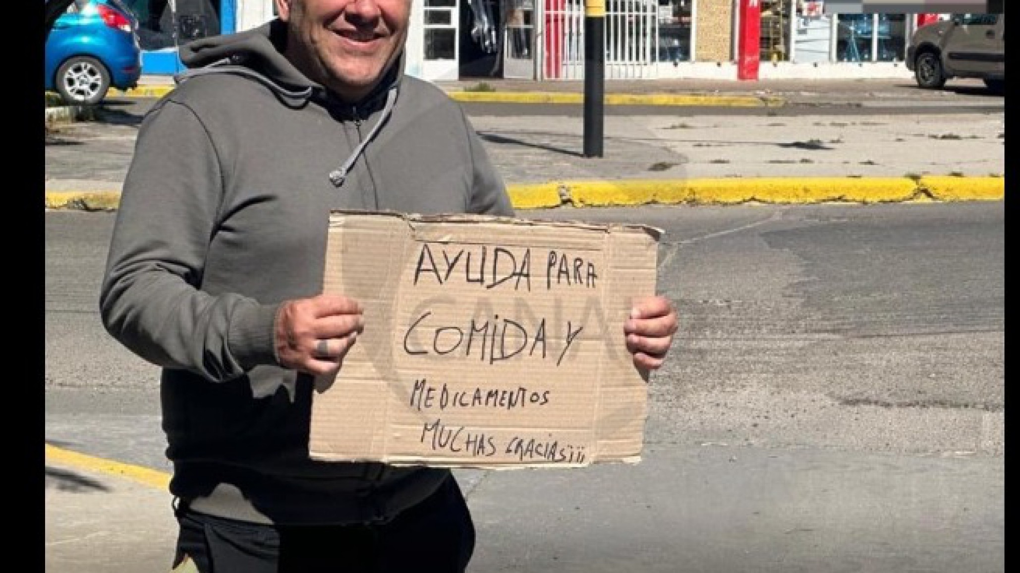 Fue de Comodoro a Caleta a buscar trabajo, lo atropellaron y pide ayuda para medicamentos