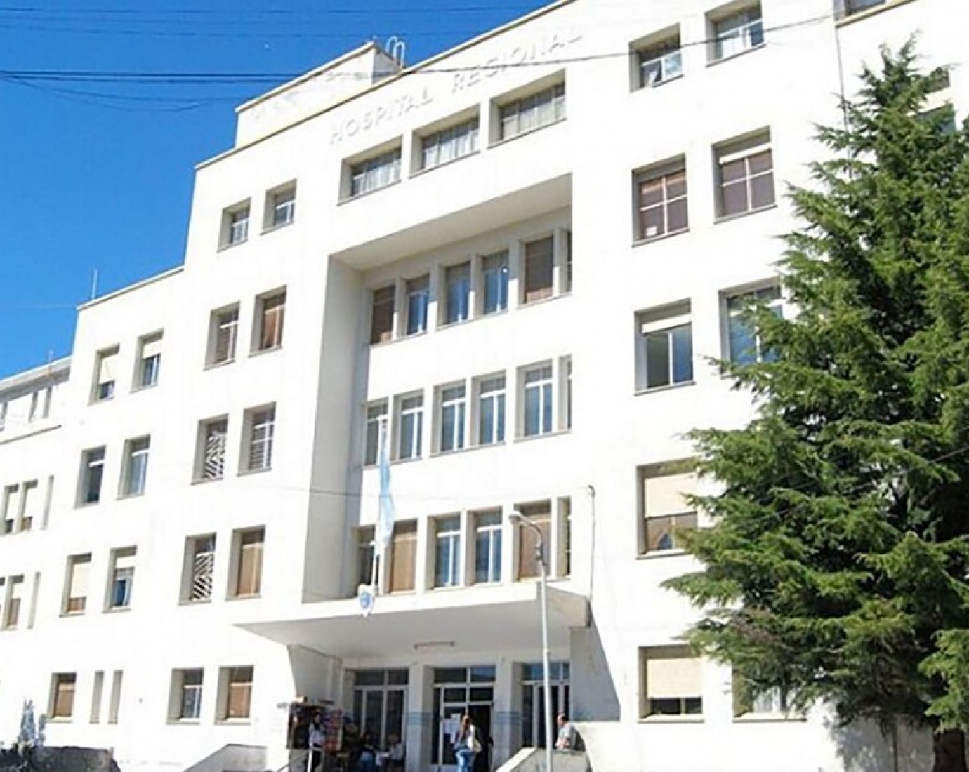 Convocan a un ruidazo en el Hospital Regional en defensa de los salarios