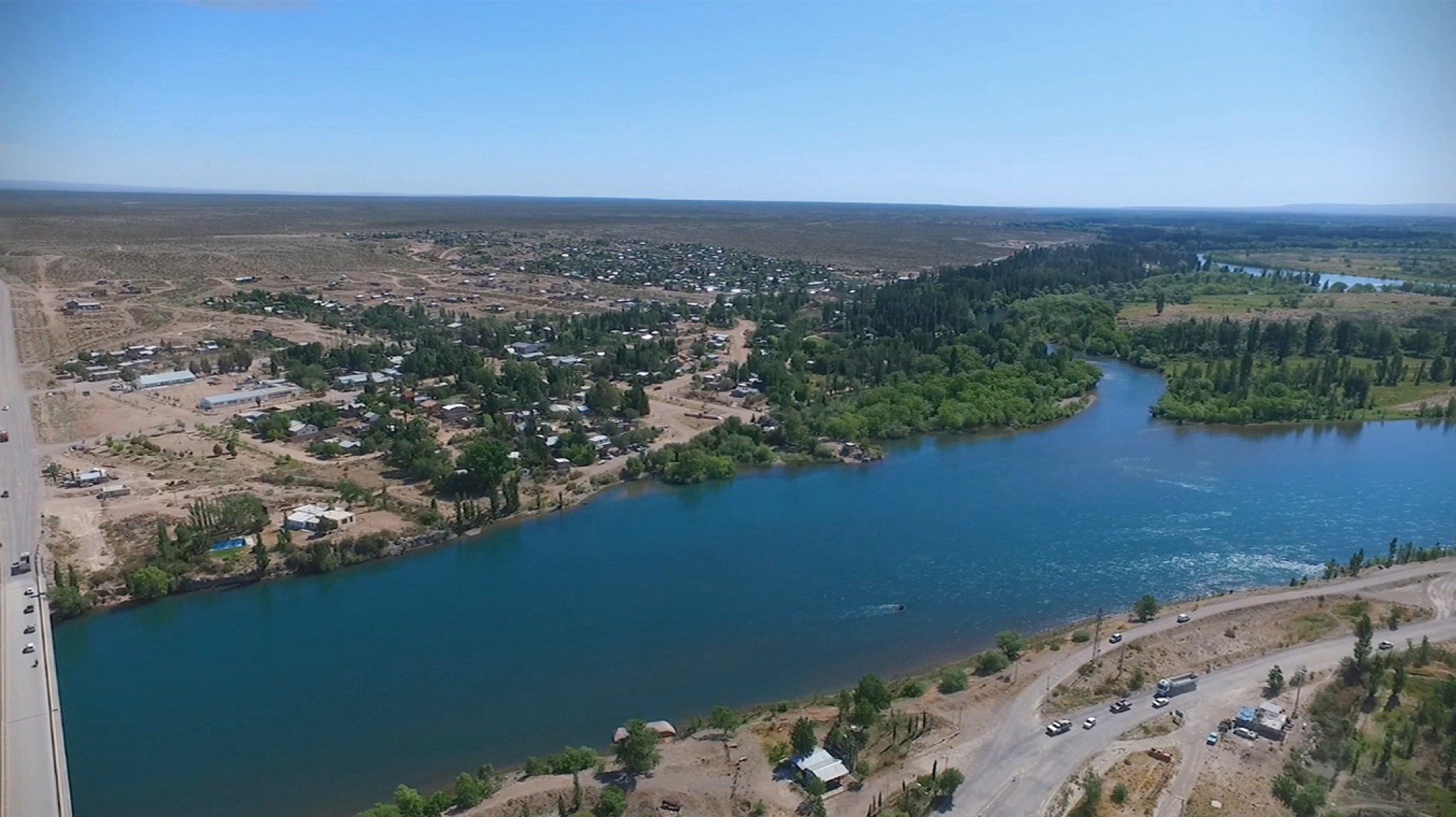 Tres policías casi pierden la vida en el río durante la búsqueda de una niña de 9 años desaparecida