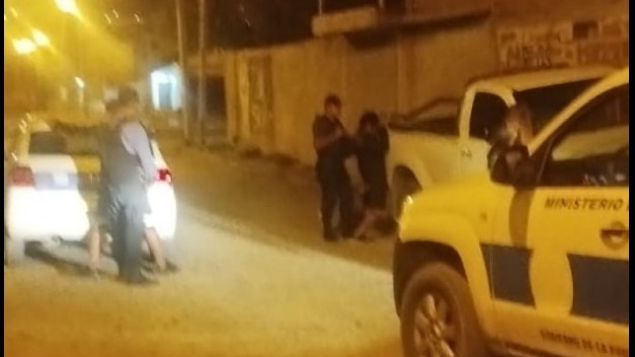 Infraganti: Dos mayores y un menor detenidos por robar rueda de camioneta en San Cayetano