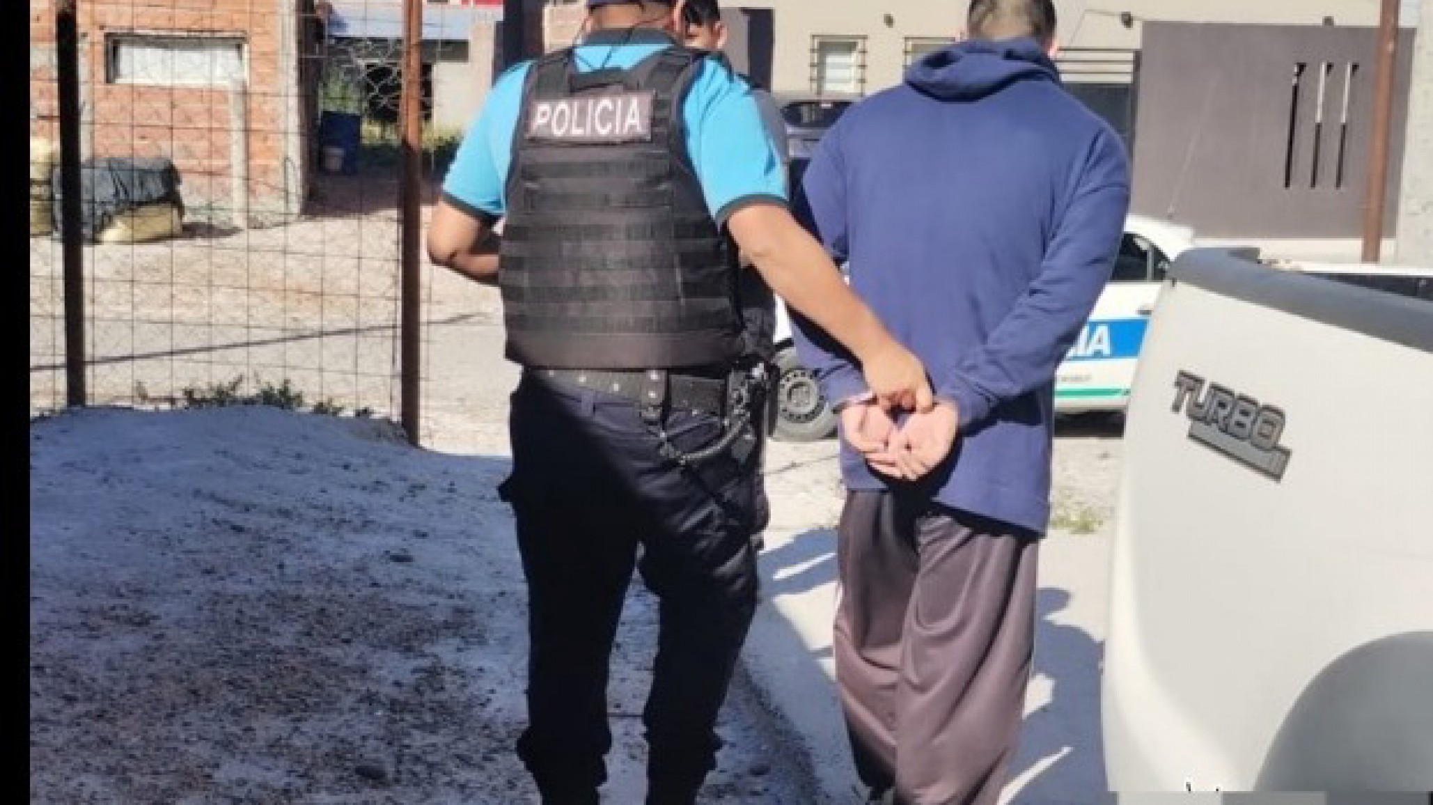 Quiso entrar a la casa de su ex con las llaves, a pesar de la prohibición de acercamiento