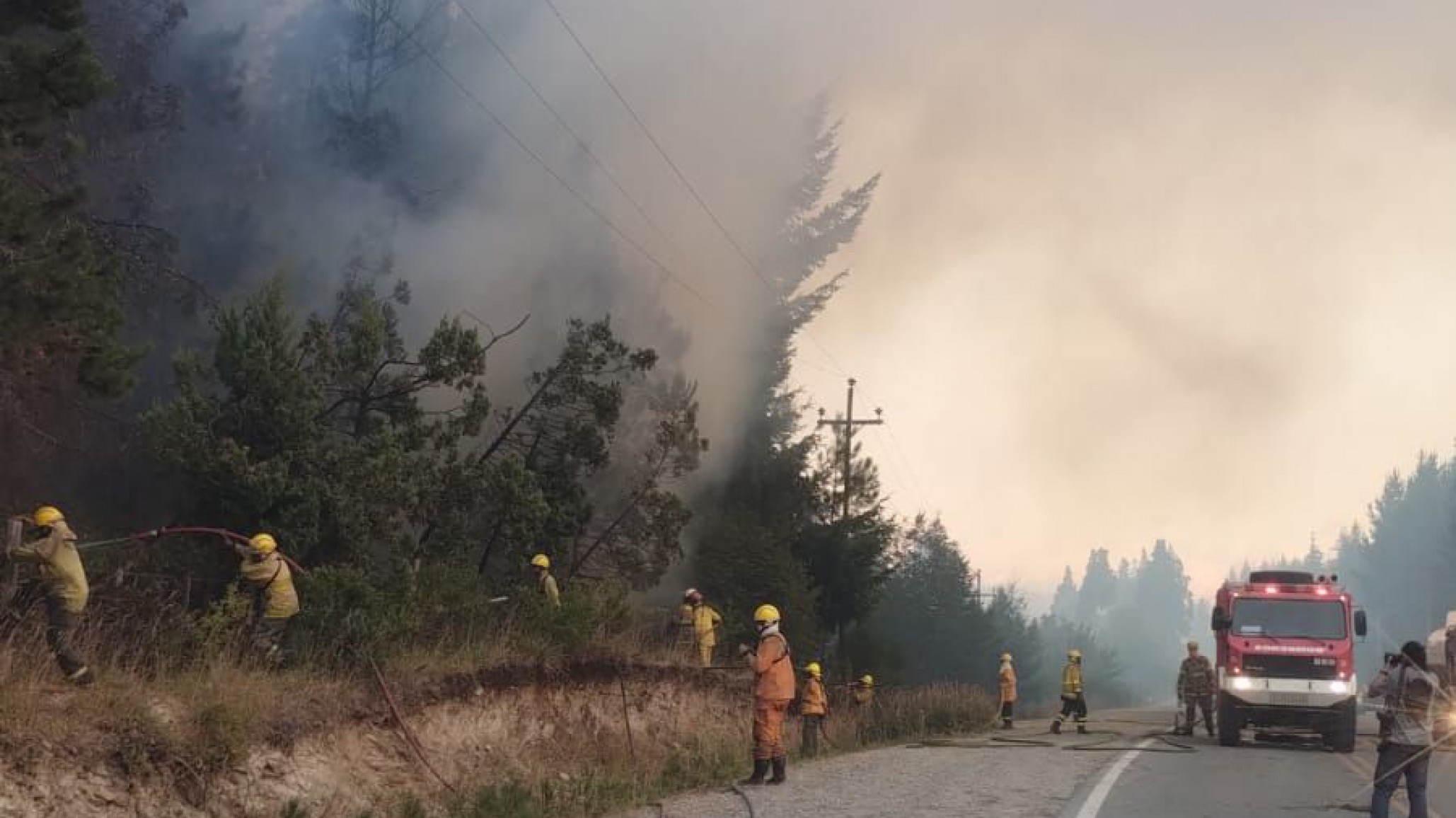 Fuego en El Bolsón: El incendio "Confluencia" arrasó más de 2000 hectáreas y sigue activo