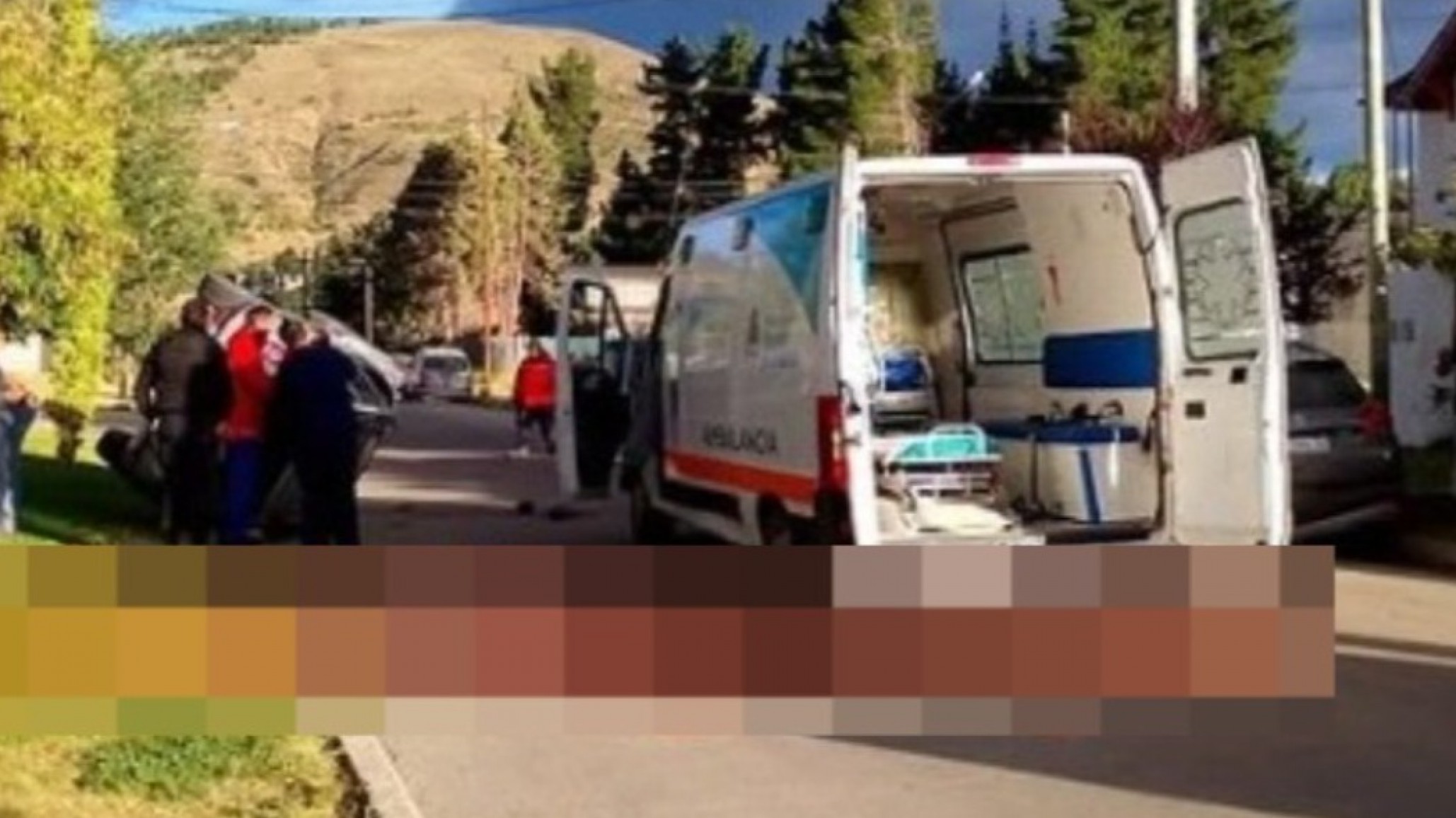 Conductor ebrio volcó tras chocar dos autos estacionados