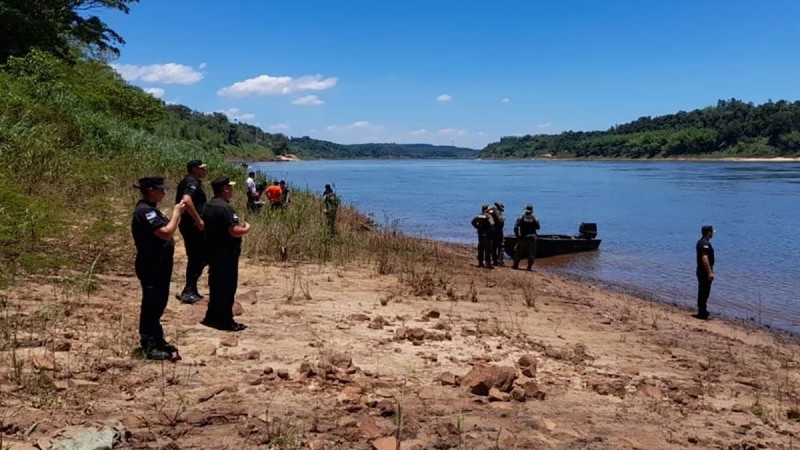 Puerto Iguazú: un hombre se arrojó al arroyo para salvar a su hijo y ambos están desaparecidos