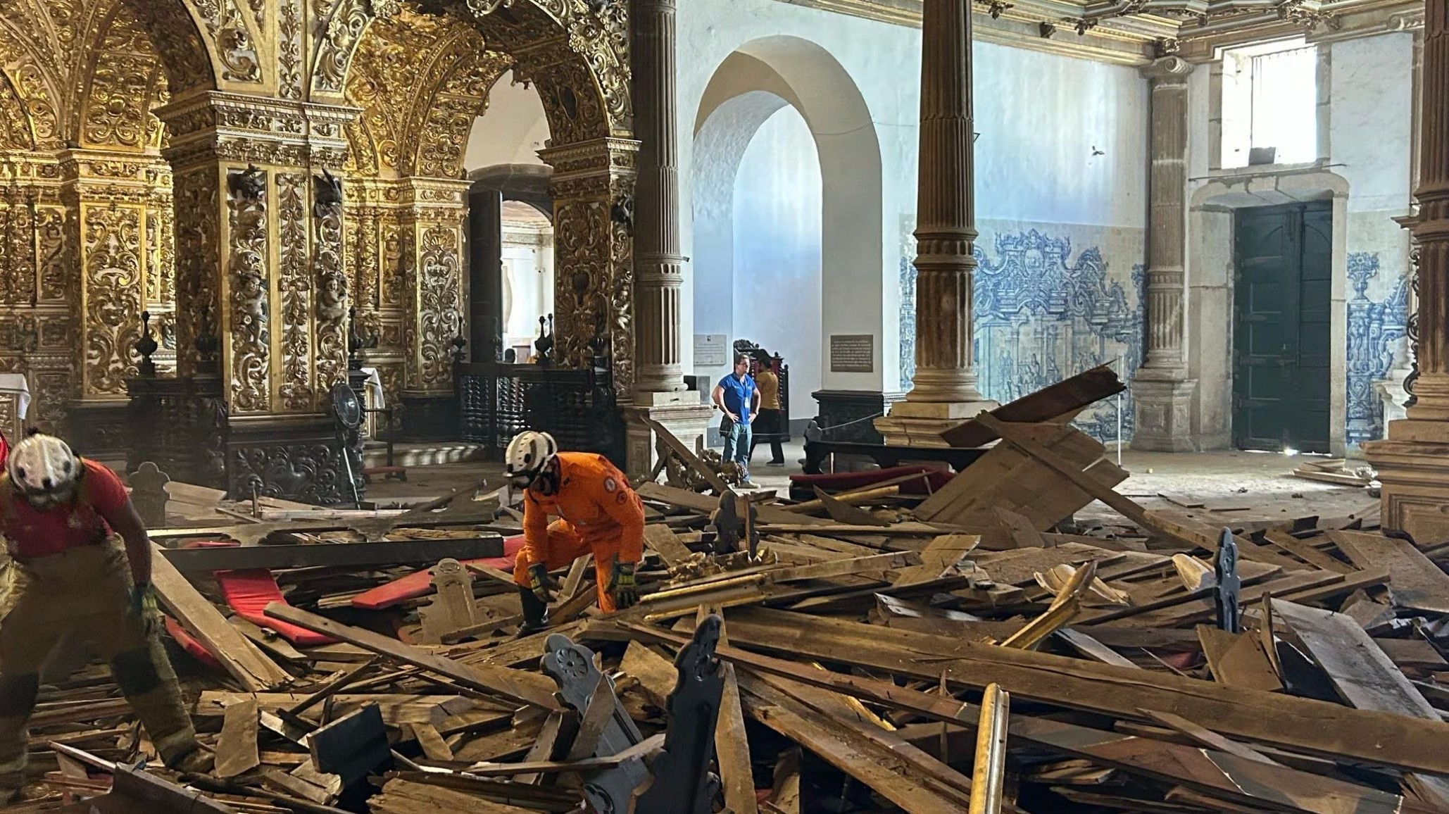 Tragedia: una turista murió tras el derrumbe del techo de la histórica "Iglesia de Oro"