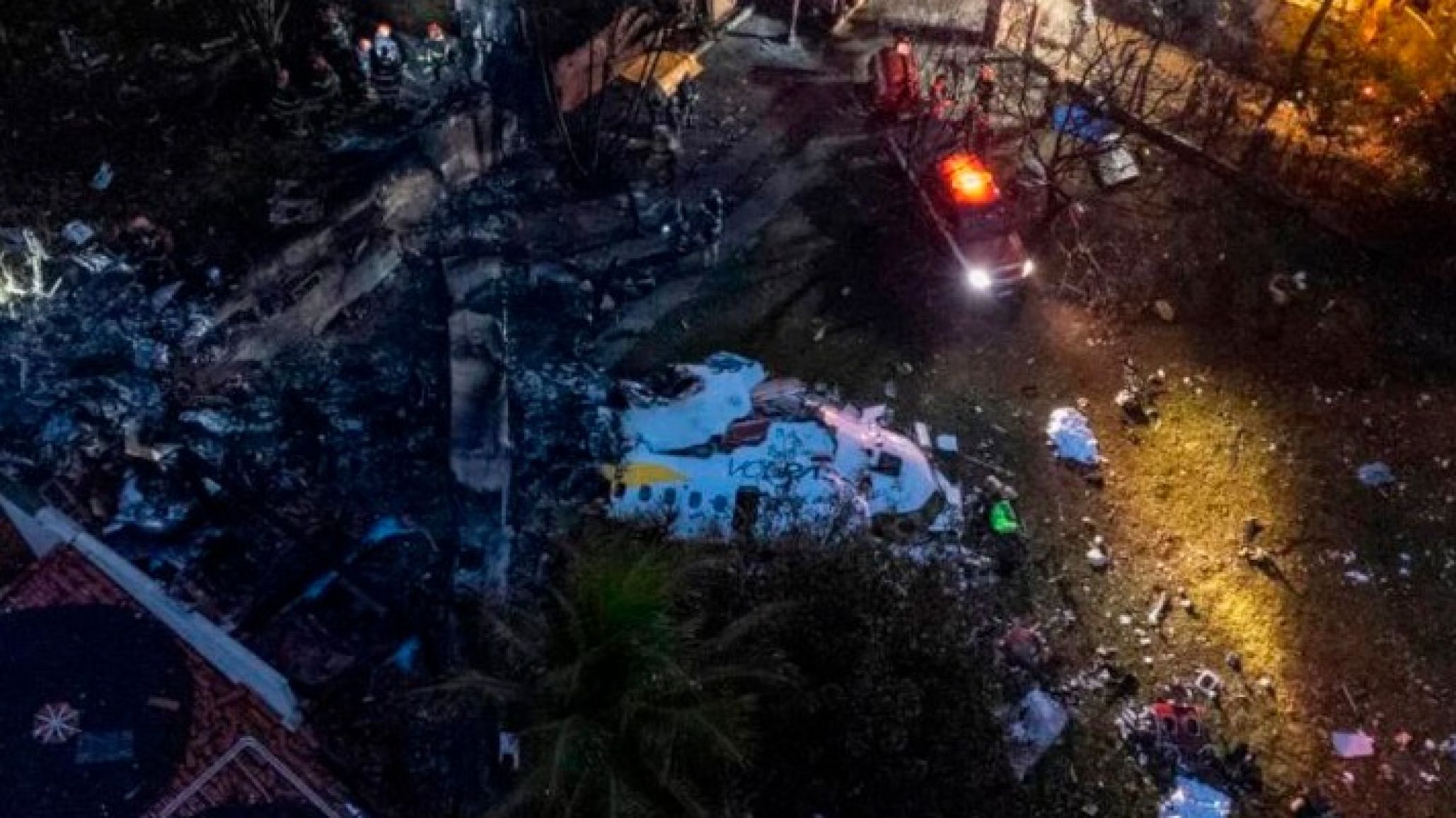 Tragedia en São Paulo: Un avión bimotor cae sobre una avenida y provoca la muerte de dos personas