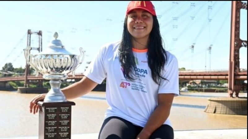 Mayte Puca nadó 57 kilómetros y venció en la Santa Fe-Coronda: de niña le diagnosticaron que podría quedar en silla de ruedas