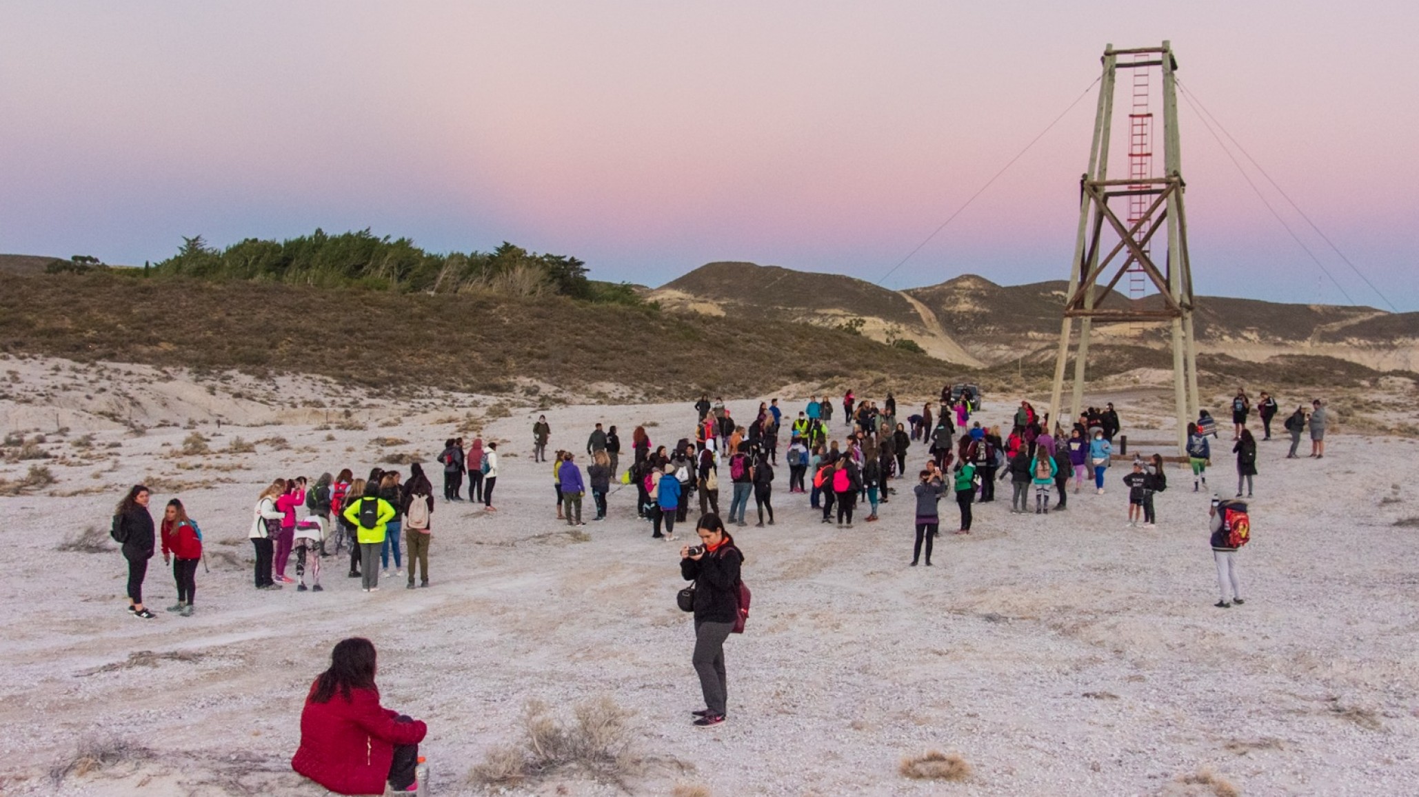 Comodoro se moviliza: Trekking de la Luna Solidario para ayudar a la Cordillera
