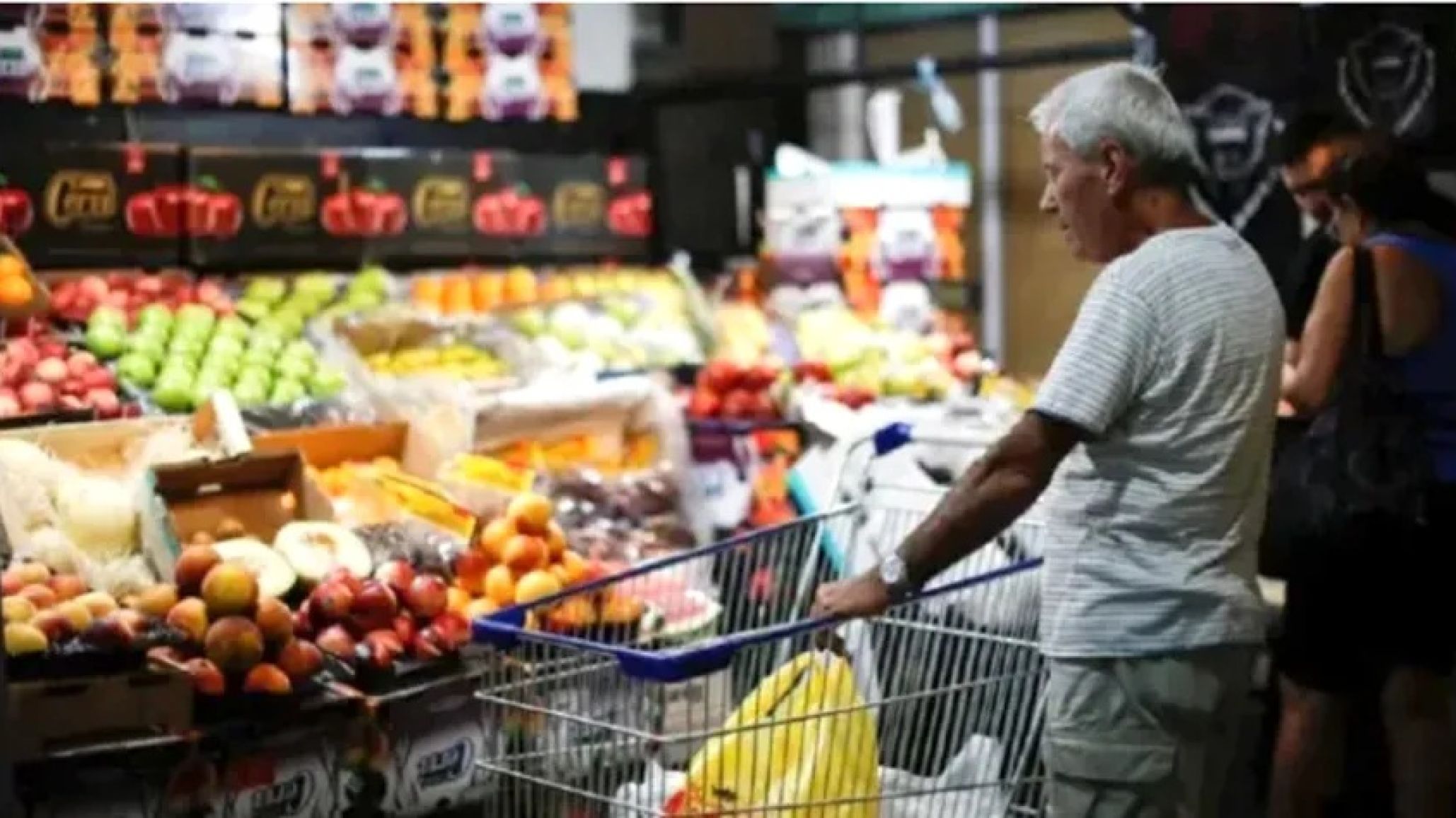 La inflaci髇 en Argentina seg鷑 el INDEC: 2,2% en enero y 84,5% interanual