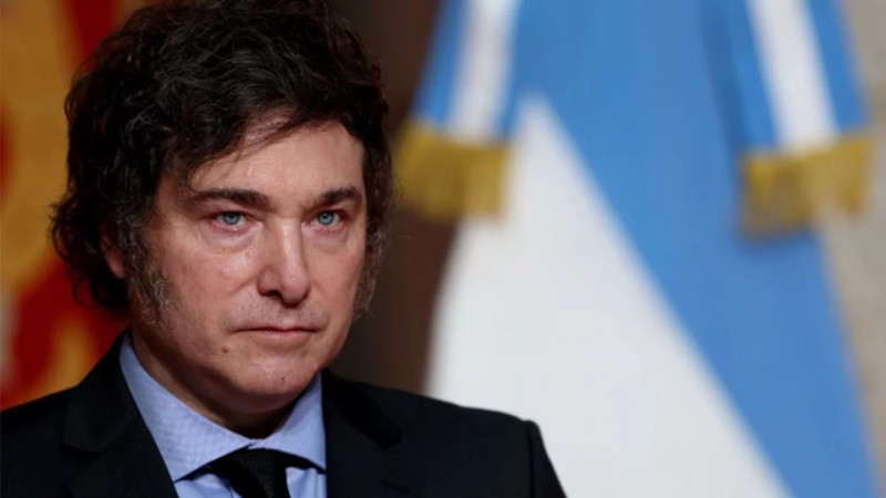 Milei difundió una criptomoneda, se desplomó y generó pérdidas millonarias