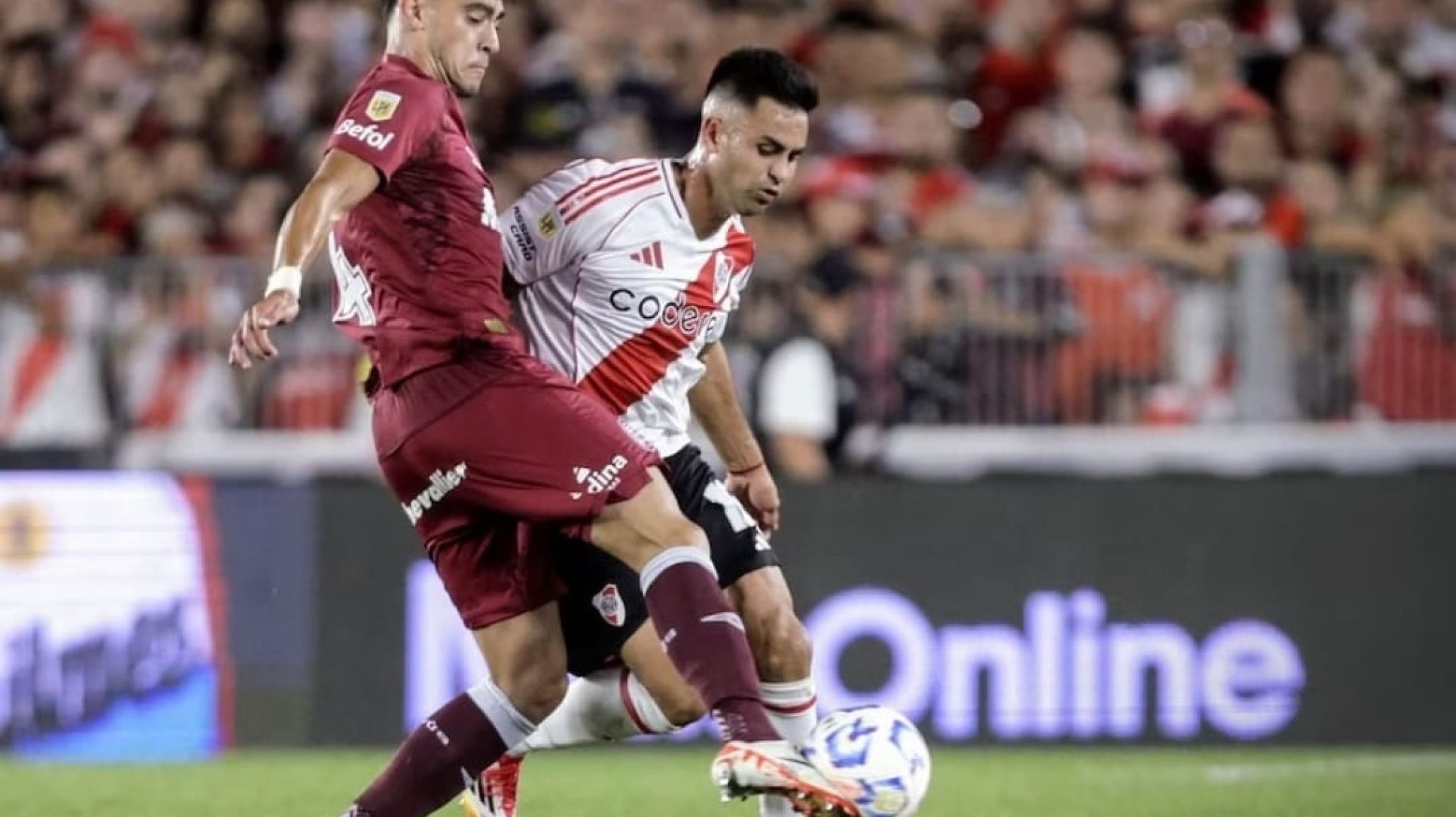 River venció 1-0 a Lanús con un gol de Borja y una actuación estelar de Armani