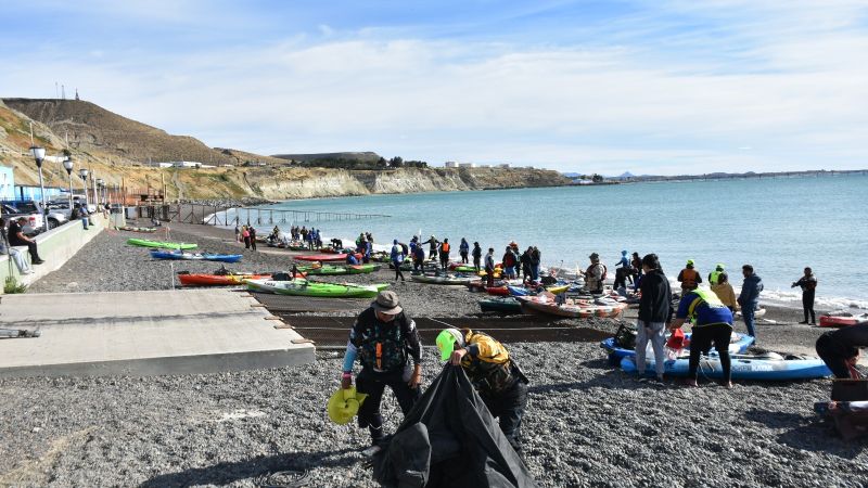 Más de 70 kayakistas disfrutaron del 4º Torneo Gallo Patagónico