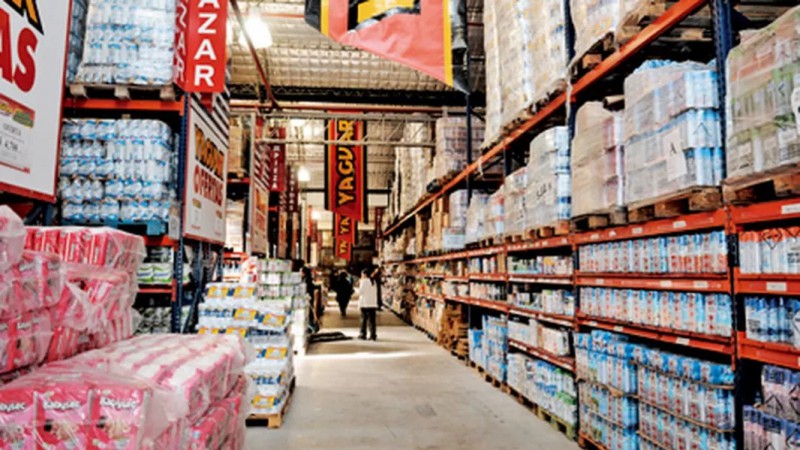 Los precios mayoristas subieron 1,5% en enero y acumularon un alza del 43,8% en un año