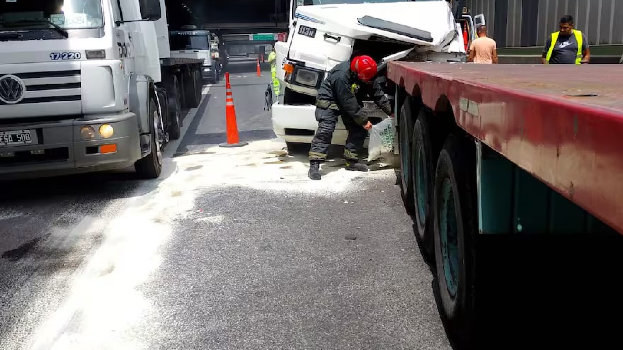 Un micro con inferiores de River Plate protagonizó un choque múltiple
