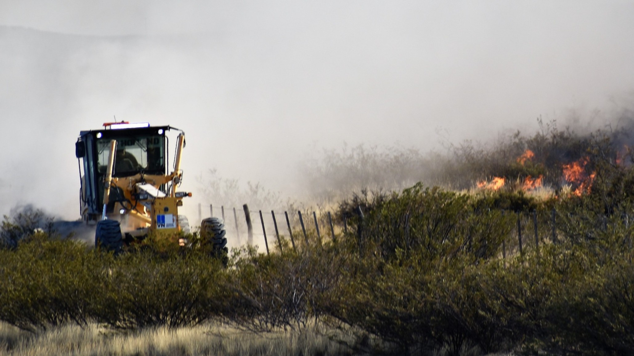 Incendio en la Ruta 3: Vialidad Nacional construyó más de 7 mil metros de cortafuegos