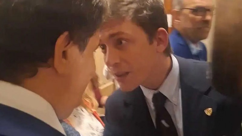 Tensión al rojo vivo: Caputo increpó y amenazó a Manes tras el discurso de Milei