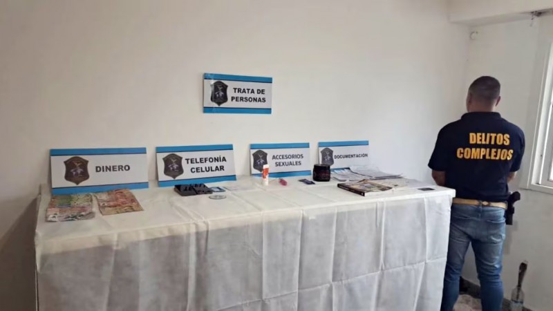 Lo detuvieron por explotar sexualmente a su pareja de 20 años