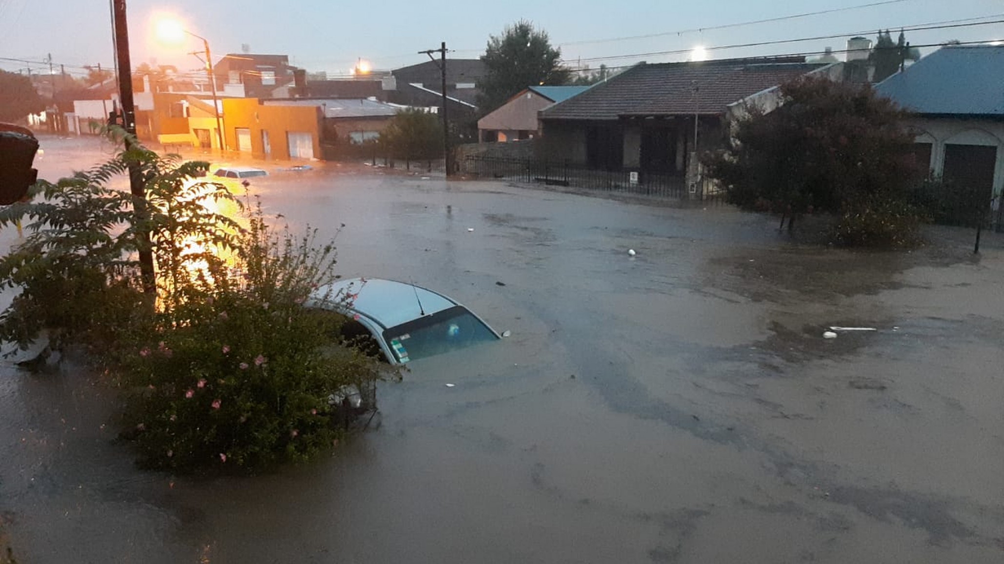Temporal en Bahía Blanca: 170 mm de lluvia, más de 40 evacuados y suspensión de actividades