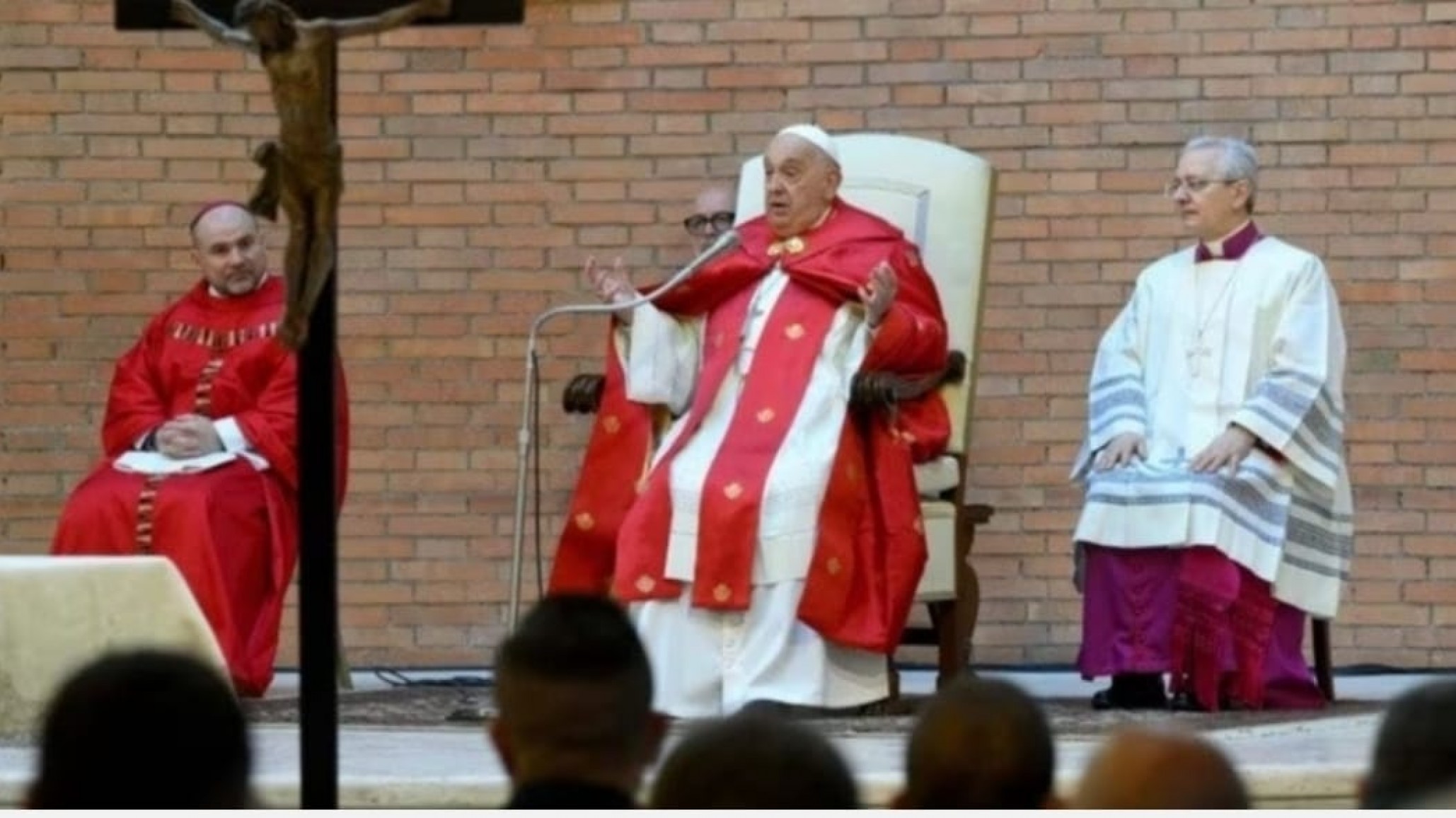 El Vaticano actualizó el parte médico del Papa Francisco