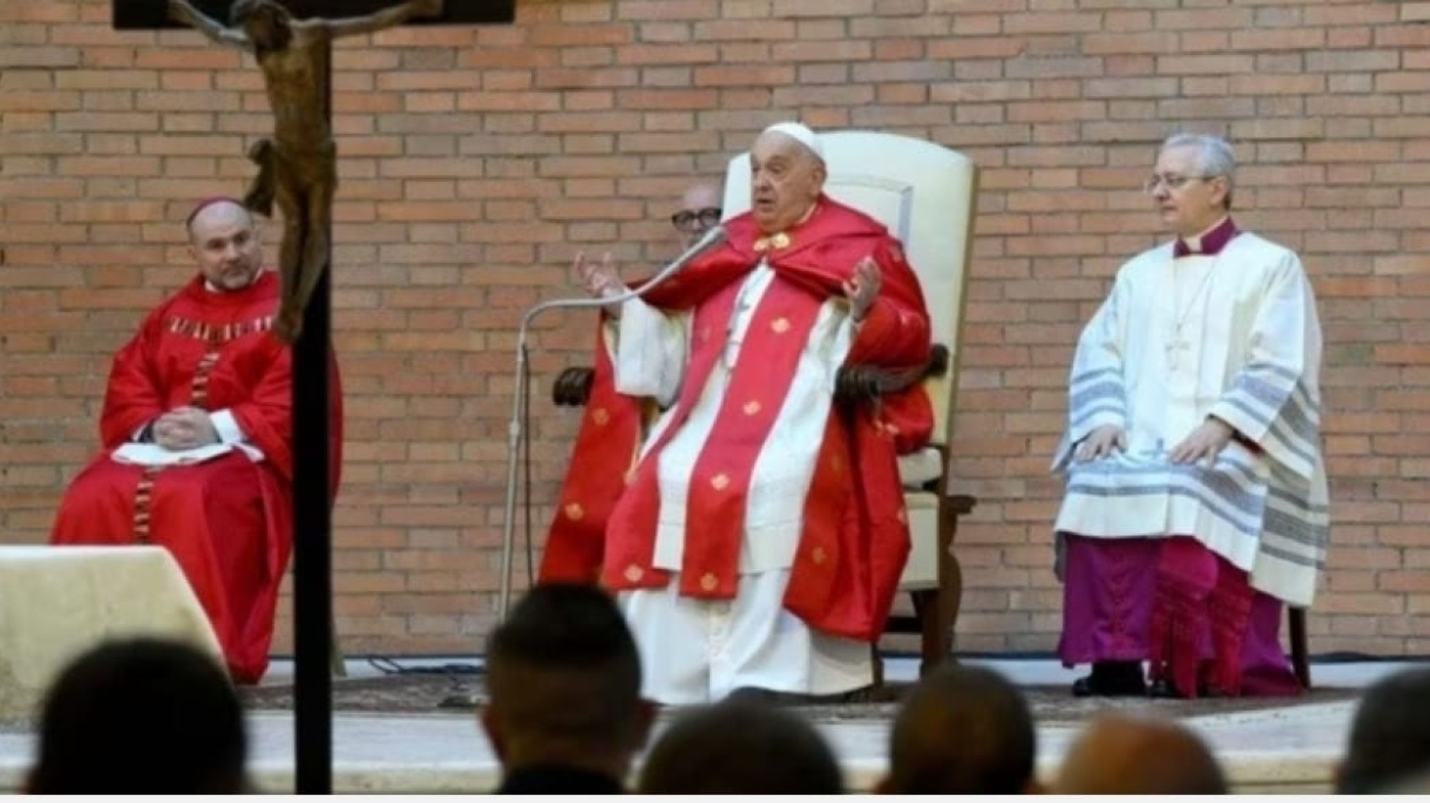 El Vaticano actualizó el parte médico del Papa Francisco