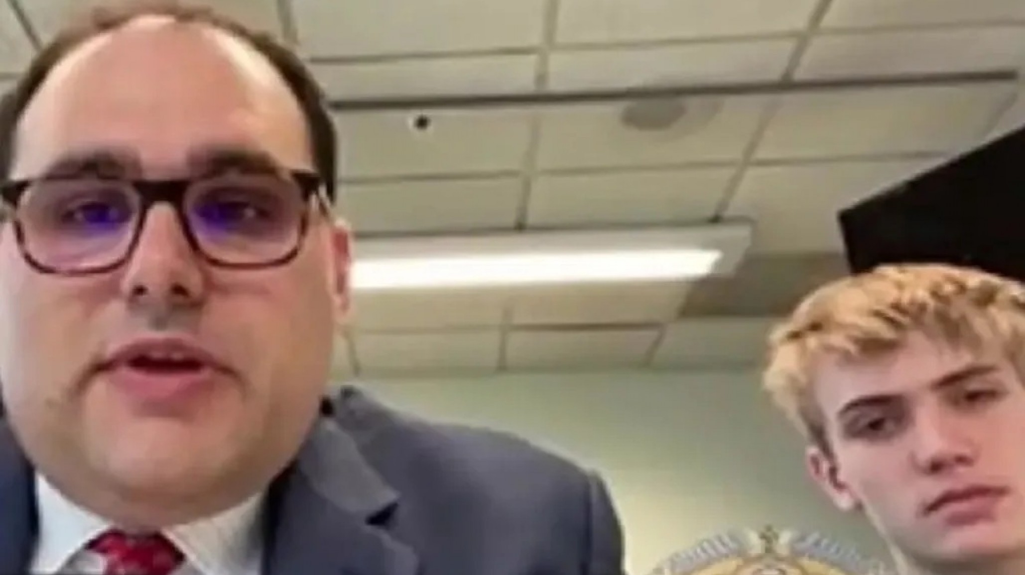 Un adolescente de 15 años asesinó a su madre inspirándose en un documental de Netlix sobre los hermanos Menéndez