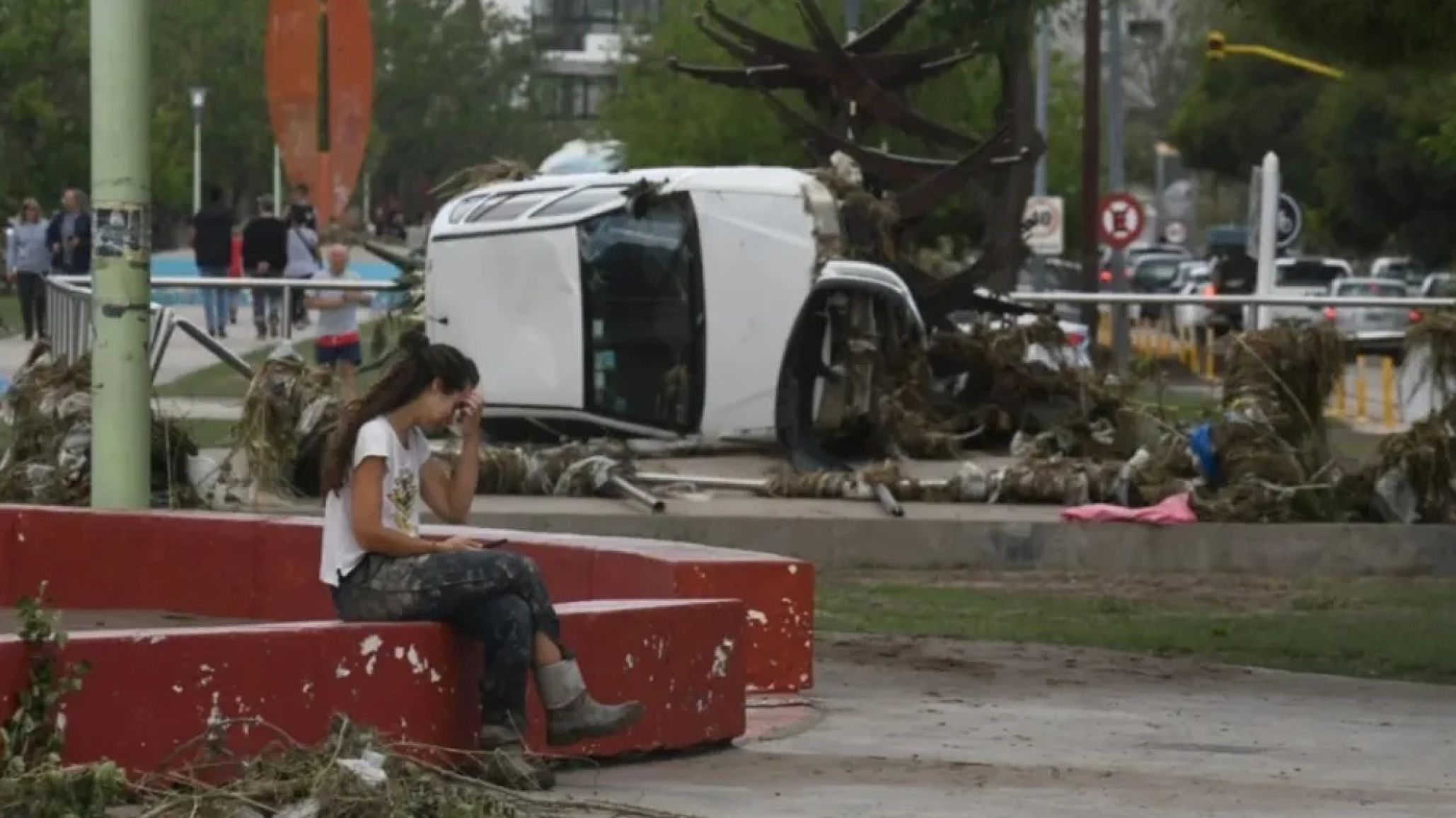 Bahía Blanca: 523 evacuados y 70% del suministro eléctrico restablecido tras el temporal