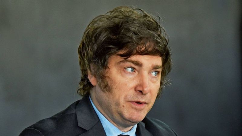 Milei minimizó los audios de Spagnuolo y defendió a Karina: "Es falso, un chimento de peluquería"