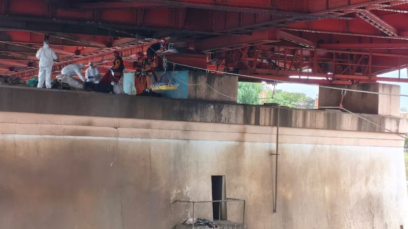 Hallaron un cuerpo en avanzado estado de descomposición en el Puente Alsina