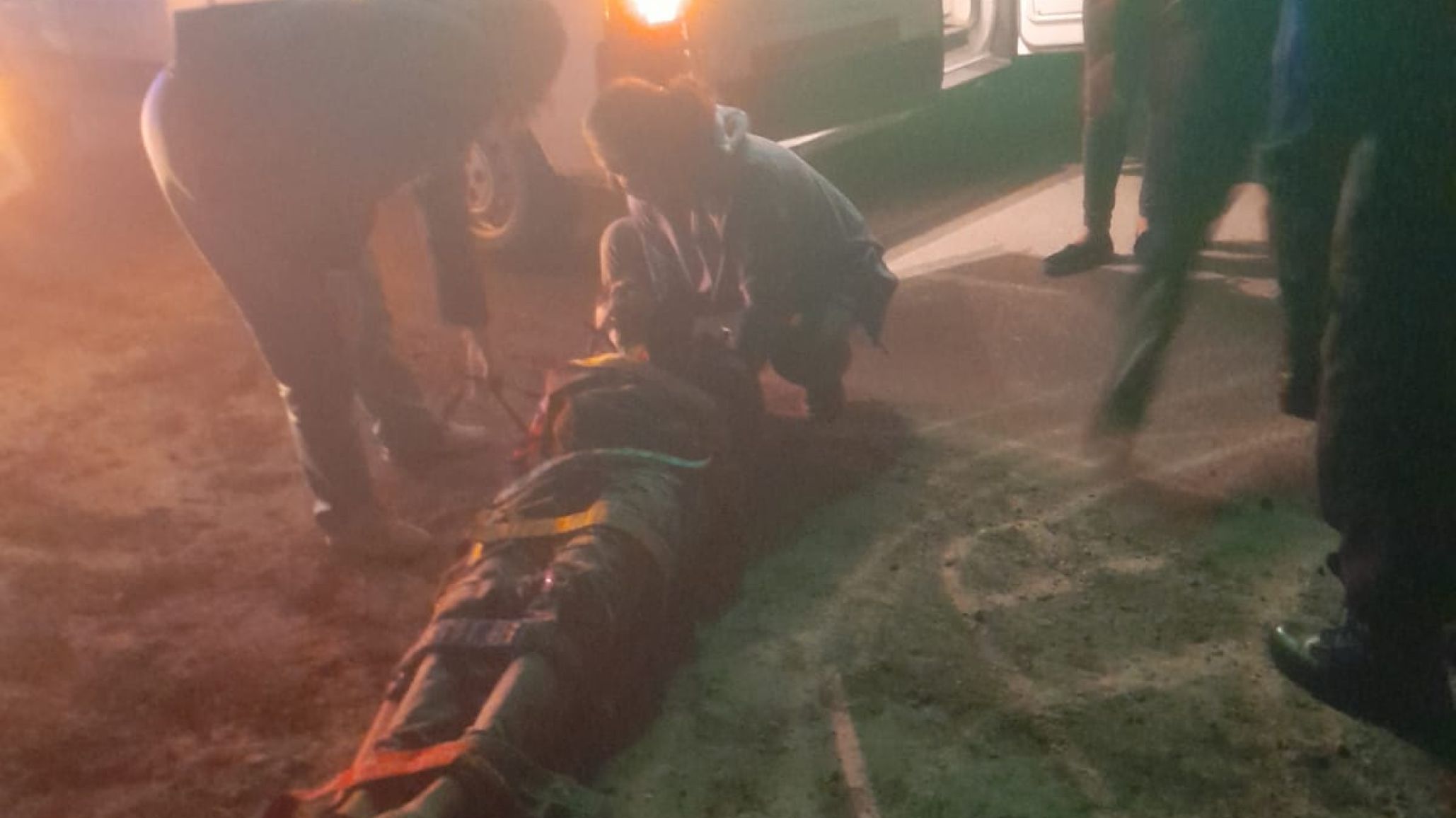 Lo atropelló una camioneta en Laprida y terminó en el hospital