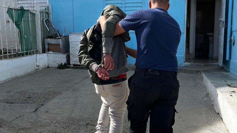 Intentó robar tres botellas de vino y fue detenido tras una persecución