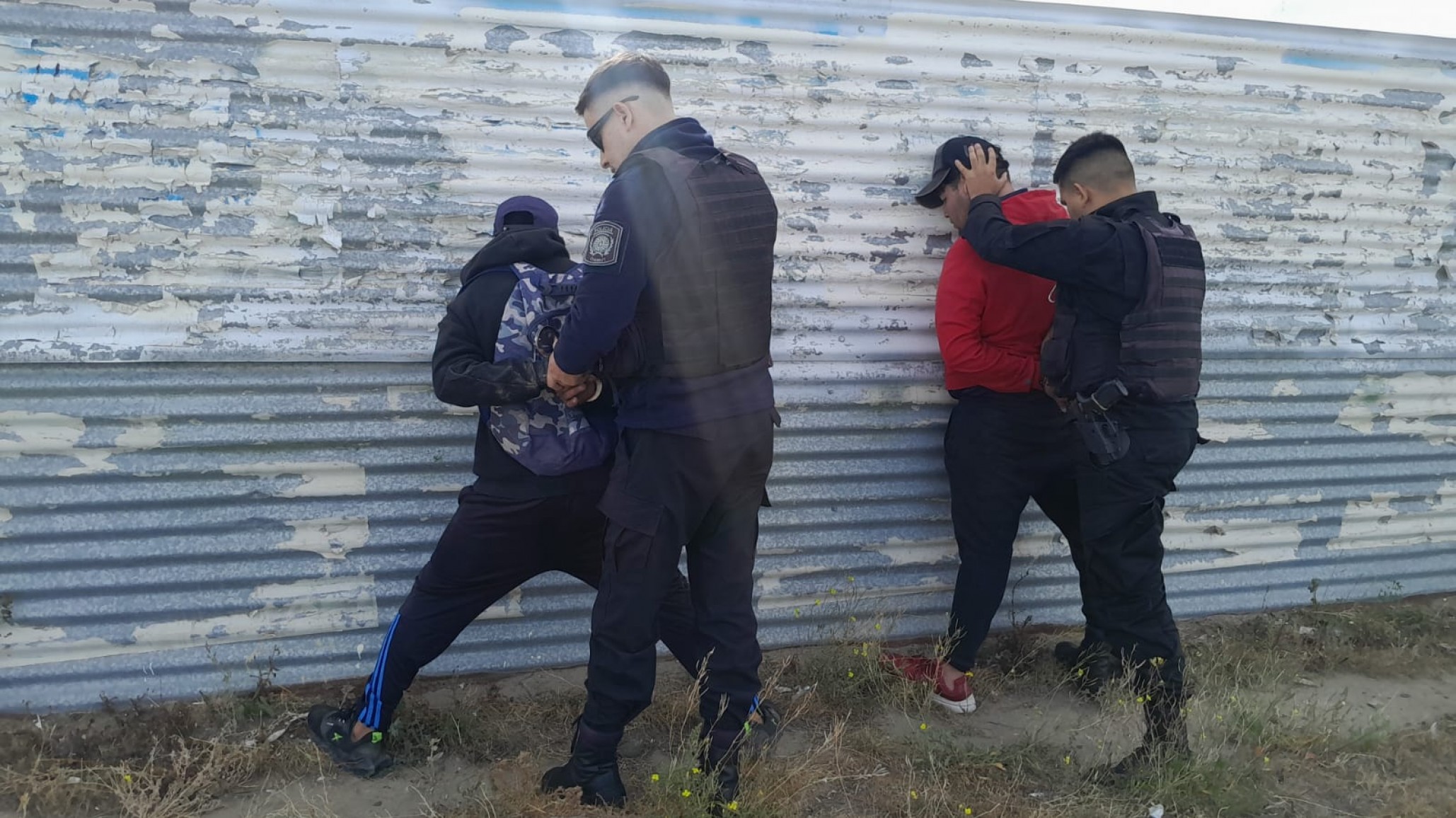 Los detuvieron por robar cables de una obra en construcción