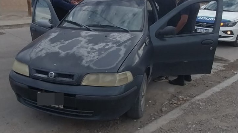 Dos detenidos por agredir e insultar a la policía en un control