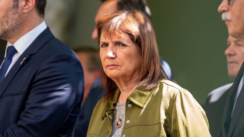 Bullrich presentó la ley "Antibarras" y defendió la represión en el Congreso