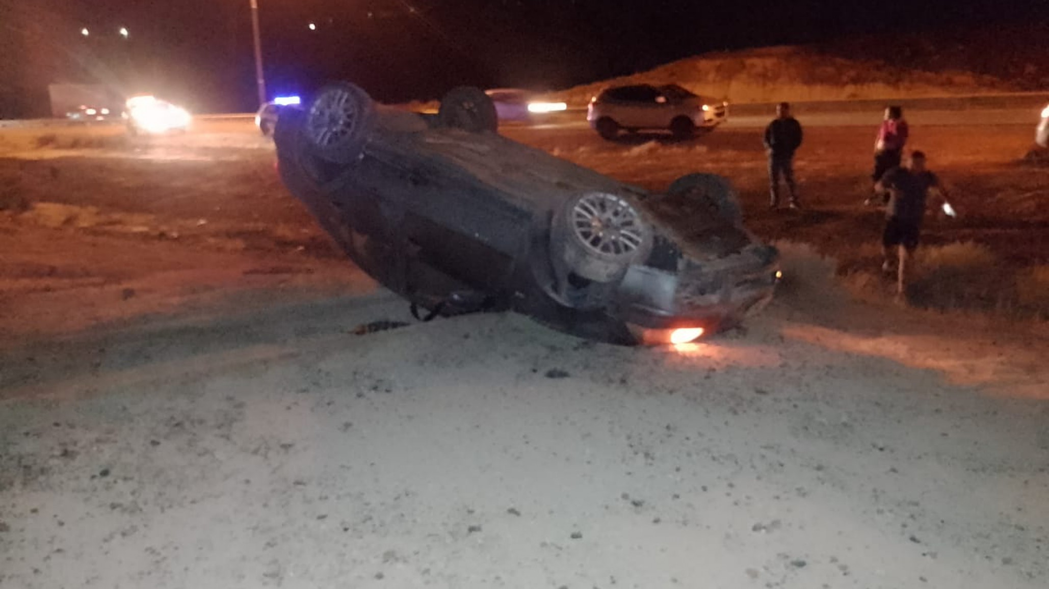 Volcó en la Ruta 3 tras perder el control por otro vehículo que se le cruzó