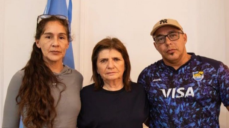 La familia de Maximiliano Cifuentes recibió el apoyo de la ministra Bullrich