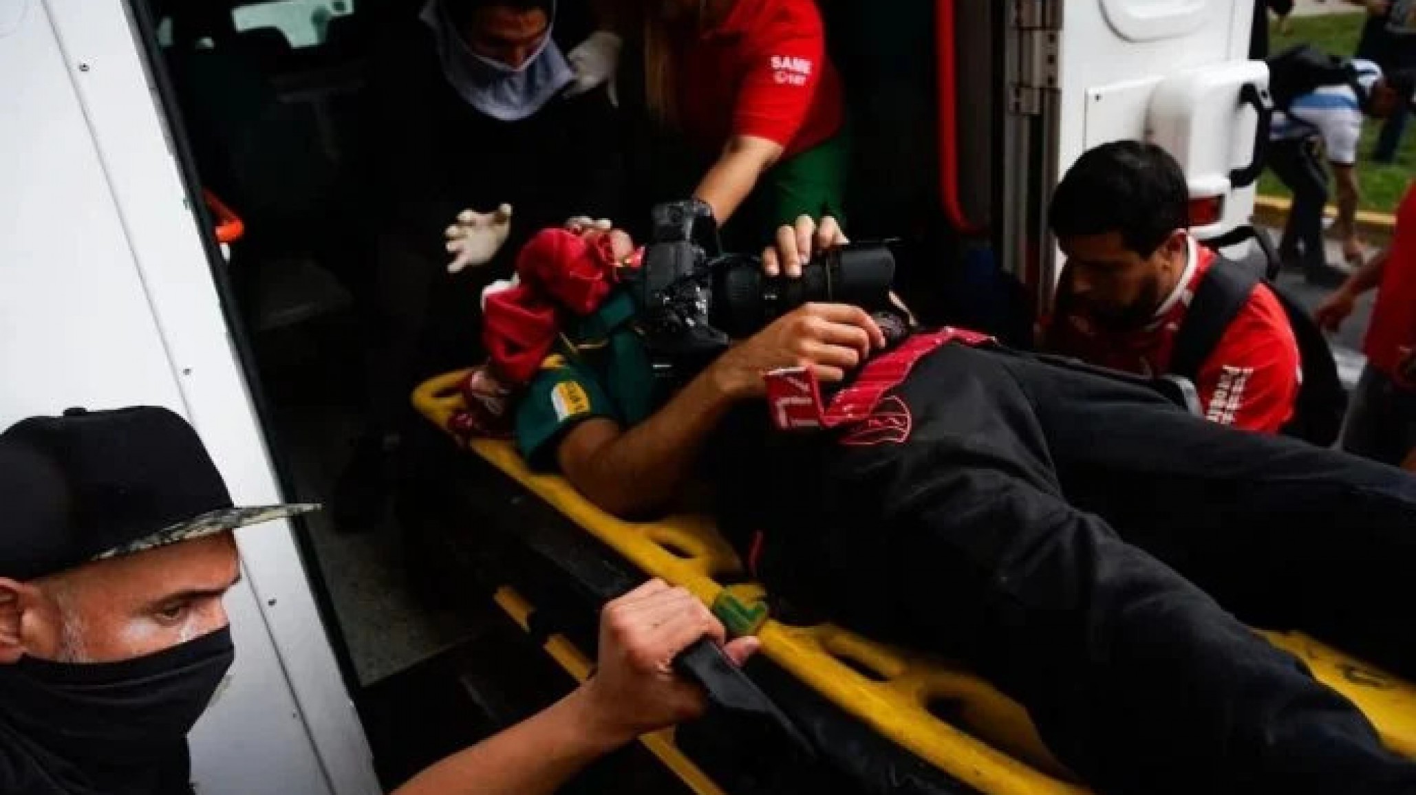 El fotógrafo Pablo Grillo despertó y reconoció a su padre tras ser gravemente herido en la marcha del Congreso