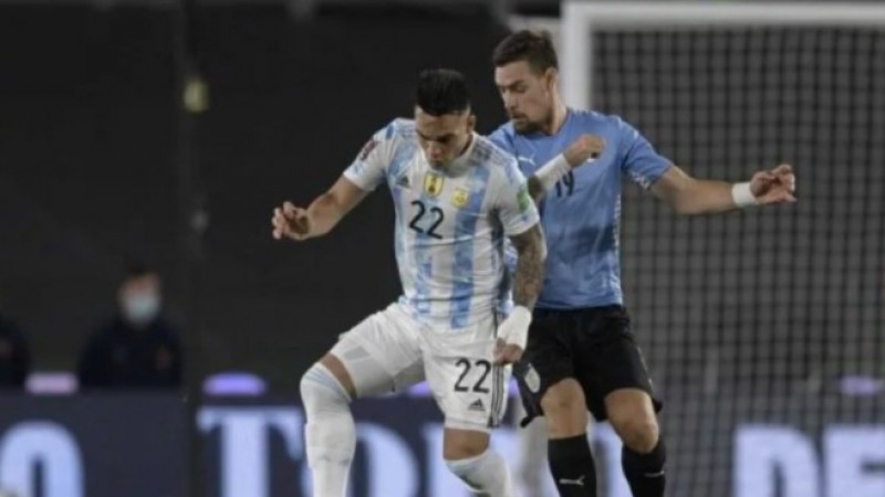 Argentina visita a Uruguay sin Messi ni Lautaro en un duelo clave de Eliminatorias