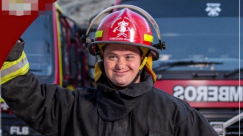 "Gracias Machi": Bomberos de Comodoro celebran la inclusión en el Día Mundial del Síndrome de Down
