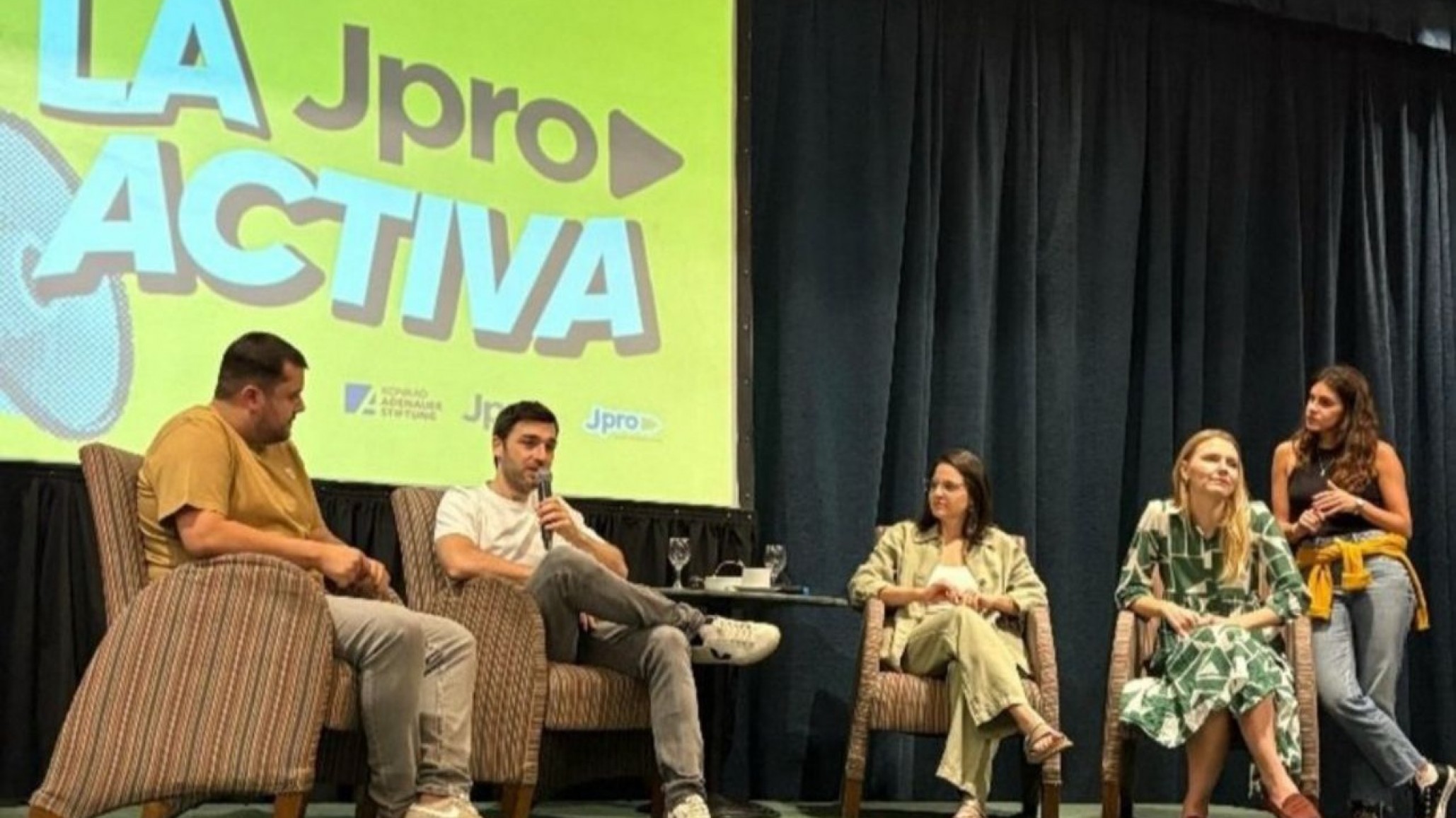 Torres junto al diputado Emanuel Fernández, lideraron el encuentro de Jóvenes del PRO en Buenos Aires