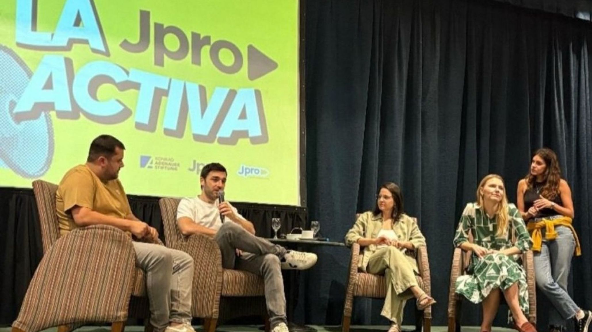 Torres junto al diputado Emanuel Fernández, lideraron el encuentro de Jóvenes del PRO en Buenos Aires