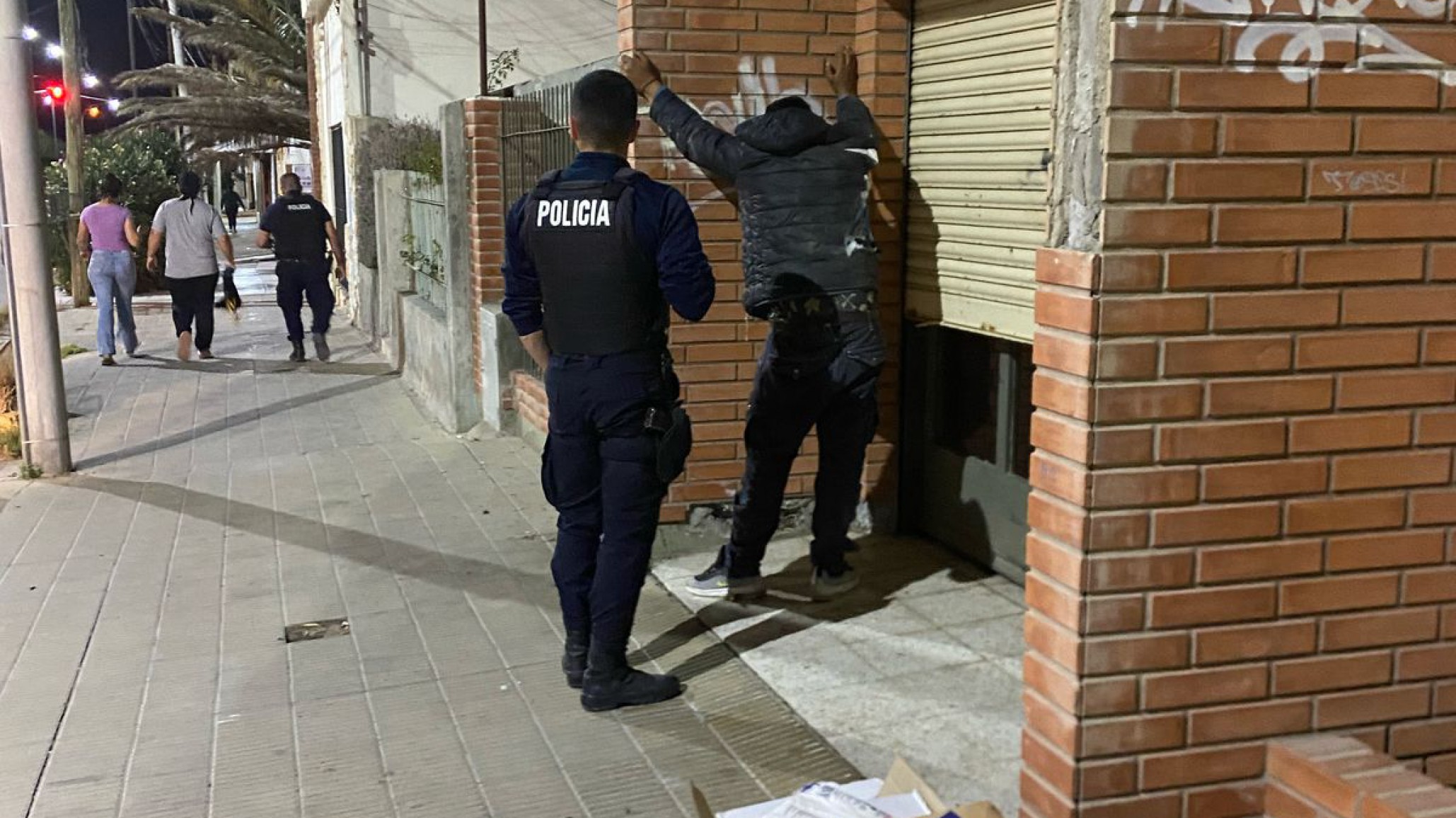 Intentó robar una panadería en barrio Roca y terminó detenido