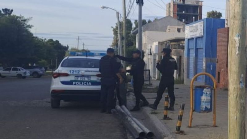 Lo descubrieron intentando robar en una obra en construcción en Av. Rivadavia