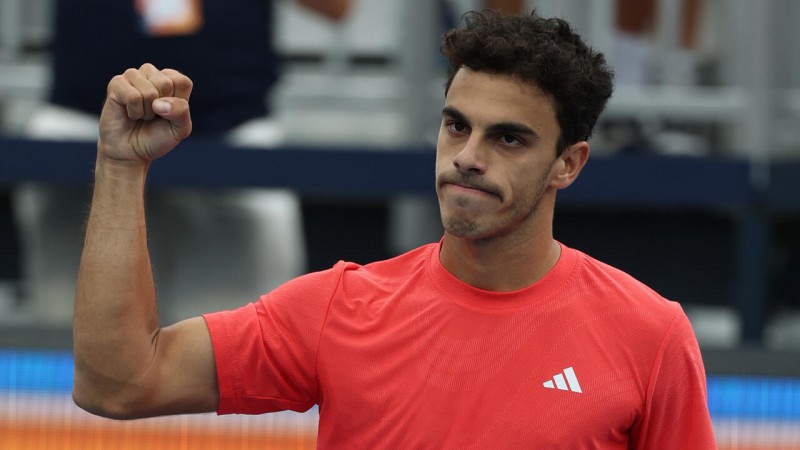 Francisco Cerúndolo superó a Casper Ruud y avanzó a cuartos de final